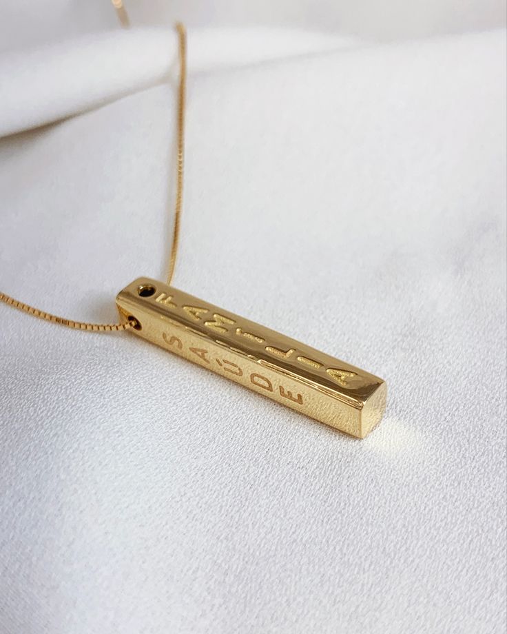 3D Bar Necklace in 18k Gold Plating